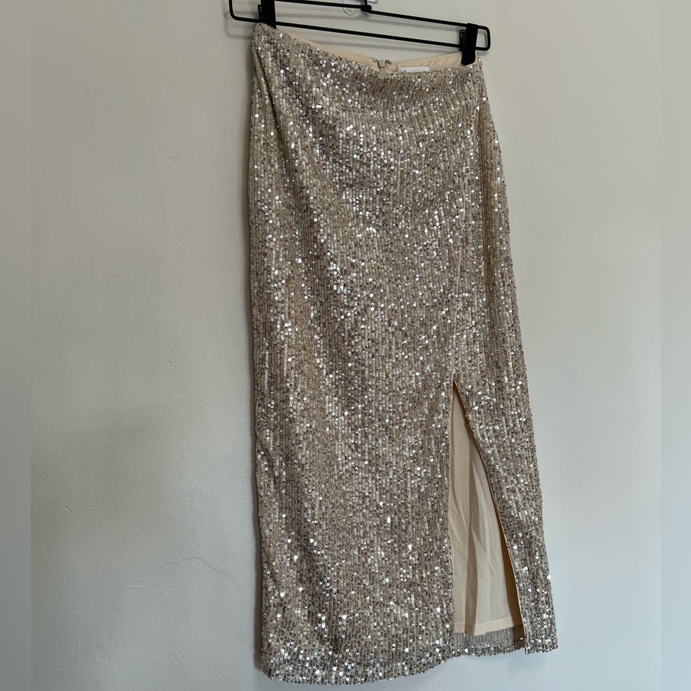 Colmar Midi Skirt in Silver
Lovers and Friends